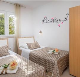 6 bedroom villa with pool in Milna, Brac Island sleeps 11